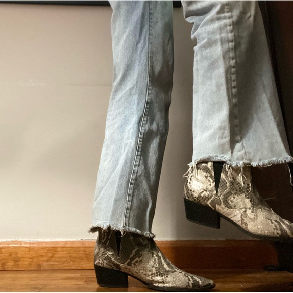 Snake print ankle boots - Picture 3 of 6